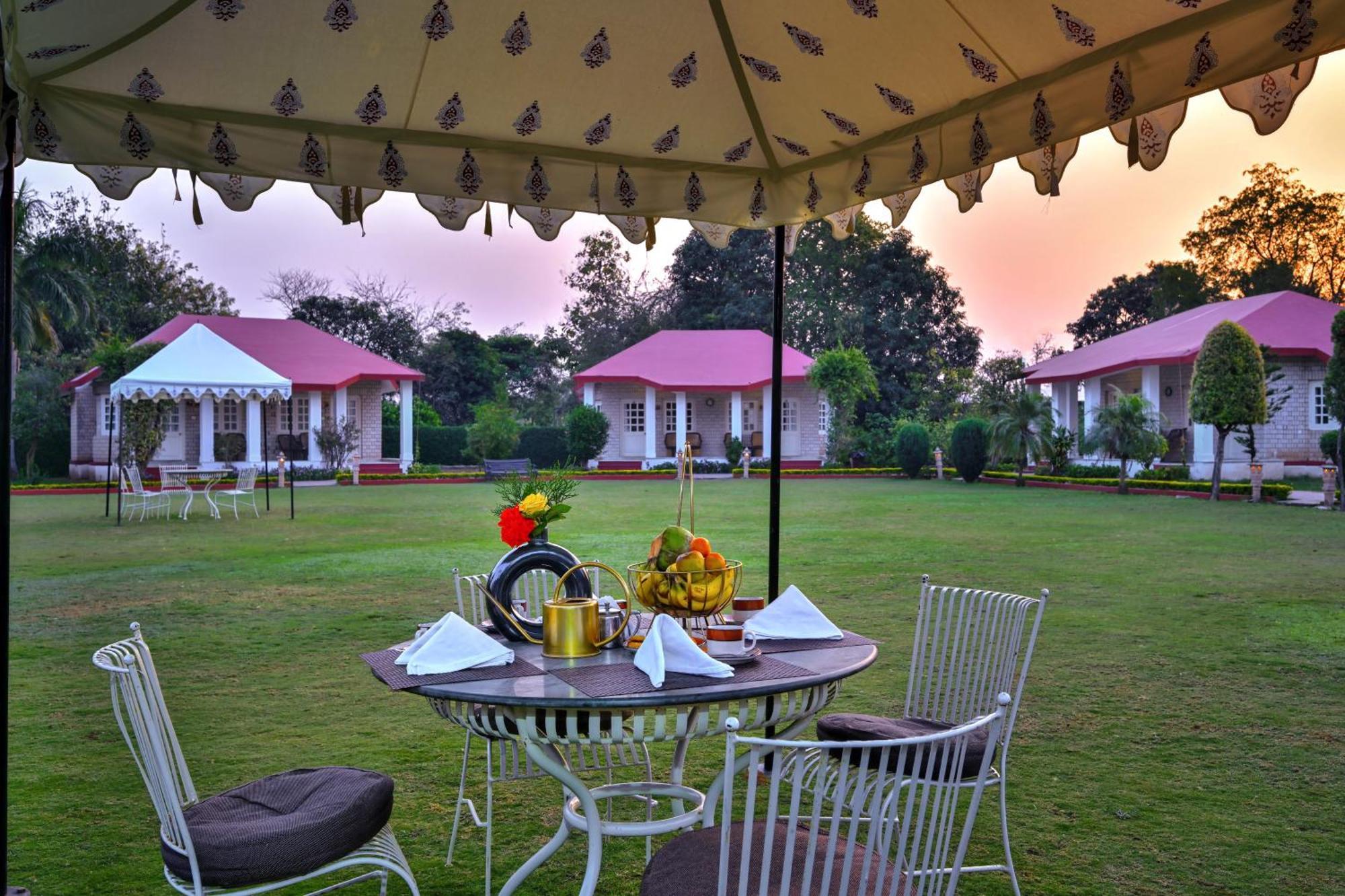 Tiger Den Resort Khilchīpur エクステリア 写真