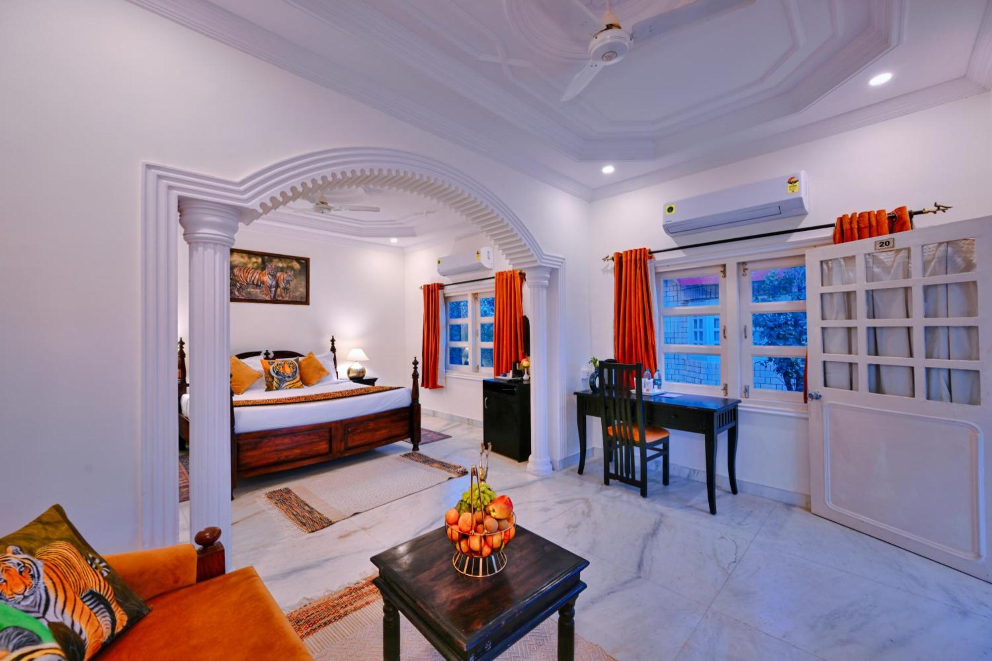 Tiger Den Resort Khilchīpur エクステリア 写真