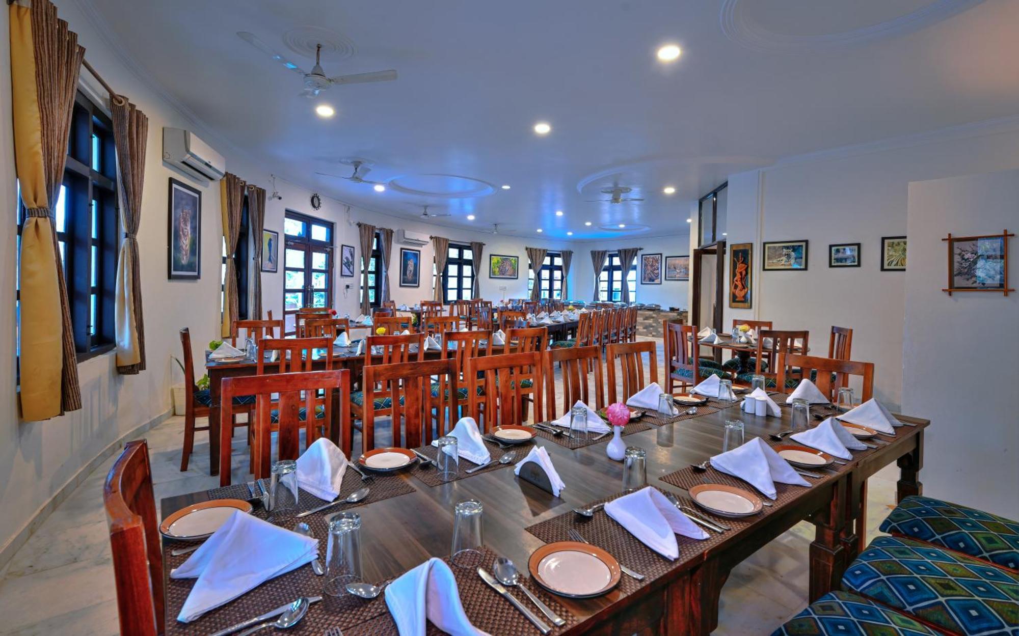 Tiger Den Resort Khilchīpur エクステリア 写真