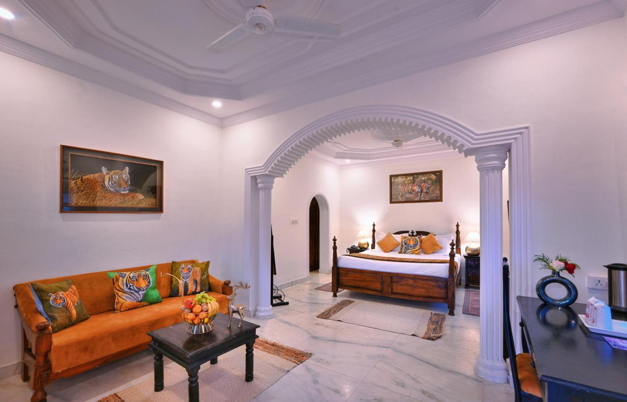Tiger Den Resort Khilchīpur エクステリア 写真